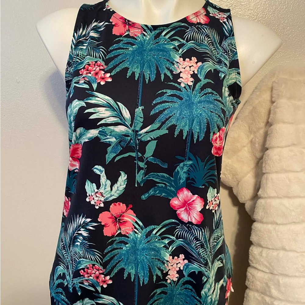 ✨🆕✨Brand New Tommy Bahama Everyday Active Floral Set - Picture 4 of 10